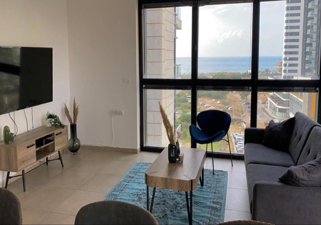 Oַ&O Group- Luxury Apt Tower Spectacular Sea View バト・ヤム エクステリア 写真